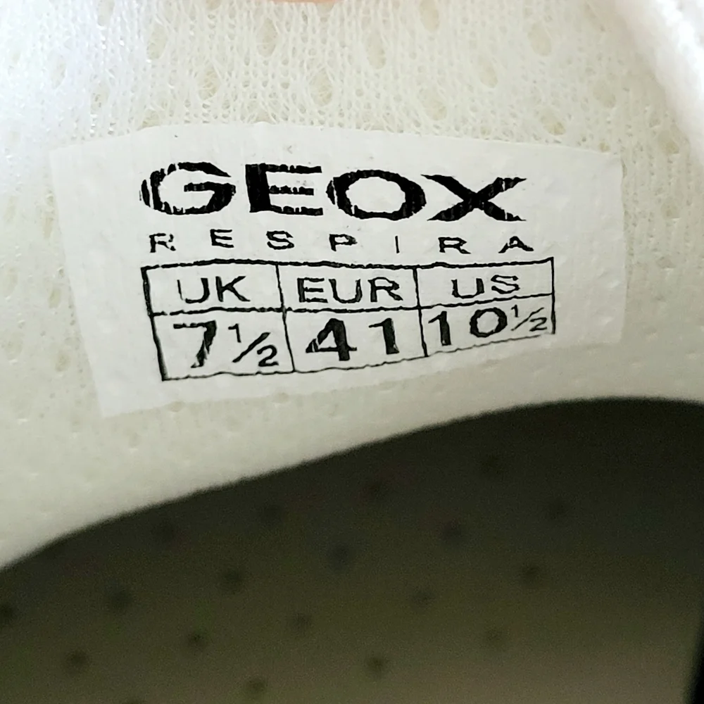 New Geox Respira Leather Italian Patent Sneakers, Size 10,5